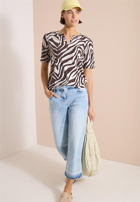 t-shirt-mit-split-neck-mit-print-brown-cacao