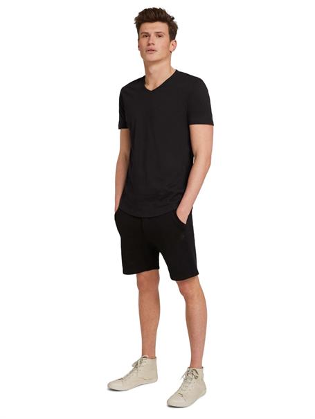 T-Shirt mit V-Ausschnitt black