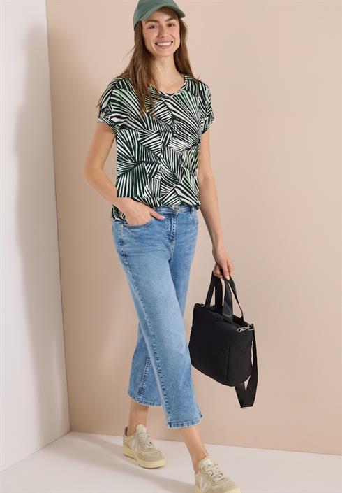 t-shirt-mit-v-neck-und-spitzendetail-palm-breeze-green