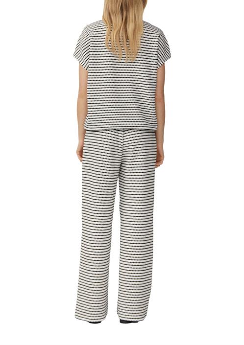 t-shirt-schwarz-creme