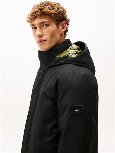 TECH HOODED PADDED PARKA black