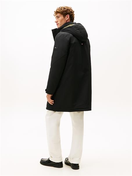 TECH HOODED PADDED PARKA black