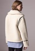 Teddy Jacke mit Details lucid white