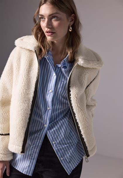 Teddy Jacke mit Details lucid white