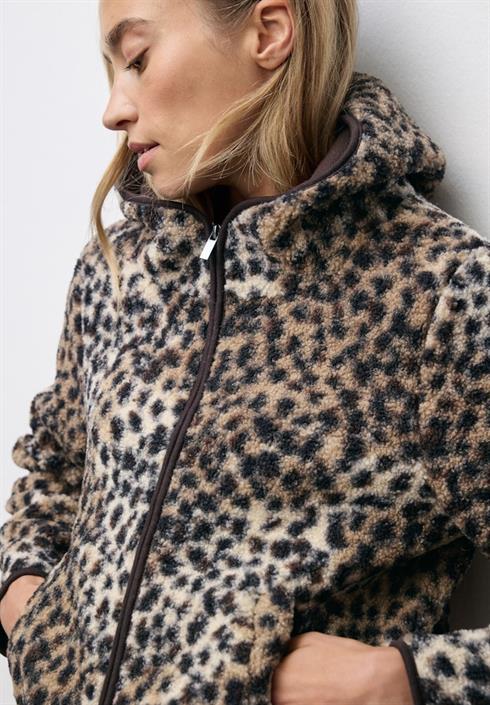 teddy-jacke-mit-leo-muster-sanded-beige