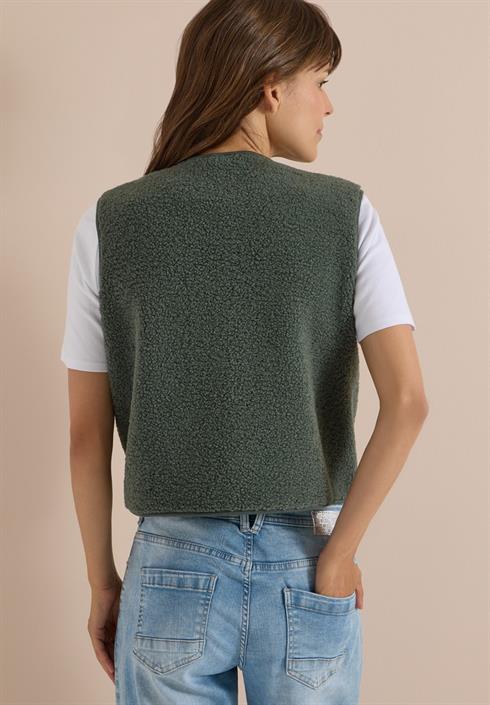 teddy-weste-mit-softshelldetails-dried-olive-green