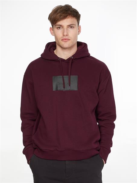 TEXTURED LOGO BOX COMFORT HOODIE passion plum