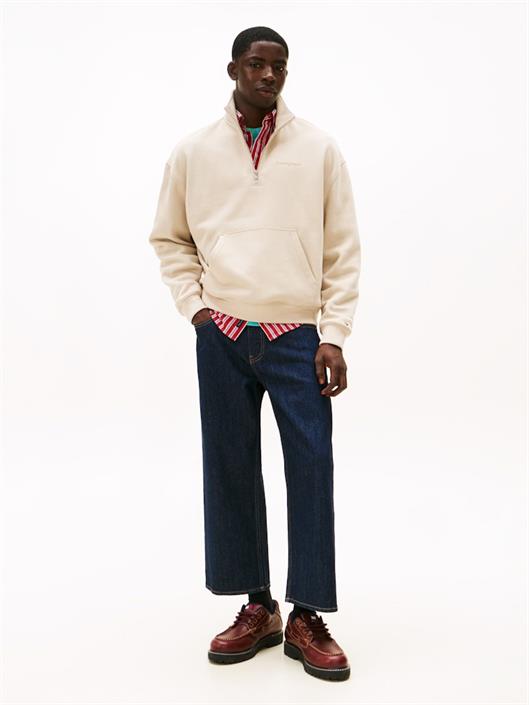 tjm-90s-script-rib-fleece-qz-gulf-sand