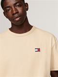 TJM REG BADGE TEE EXT gentle gold