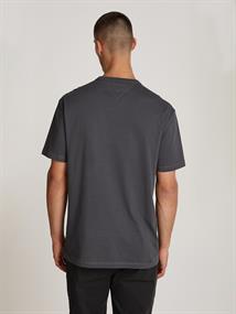 TJM REG BADGE TEE EXT new charcoal