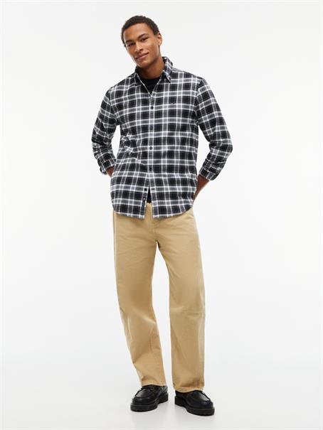 TJM REG FLANNEL CHECK SHIRT EXT black check