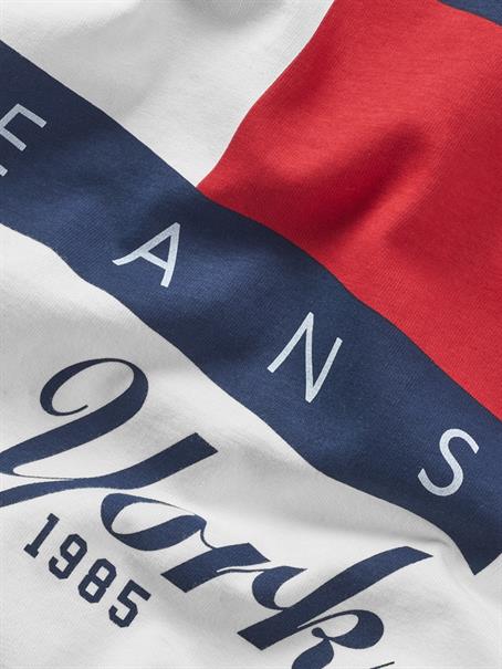 TJM REG HERITAGE FLAG TEE EXT ecru