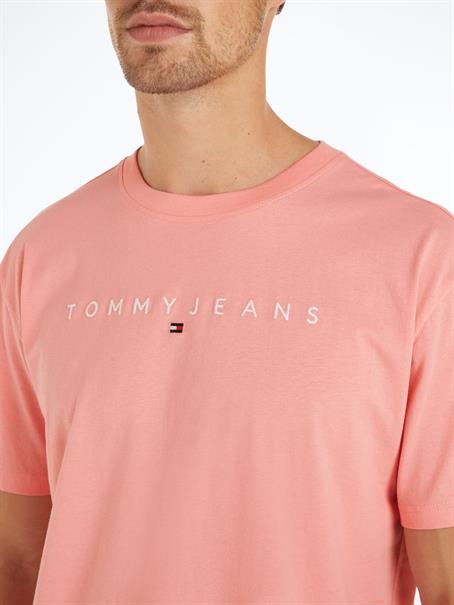 TJM REG LINEAR LOGO TEE EXT tickled pink