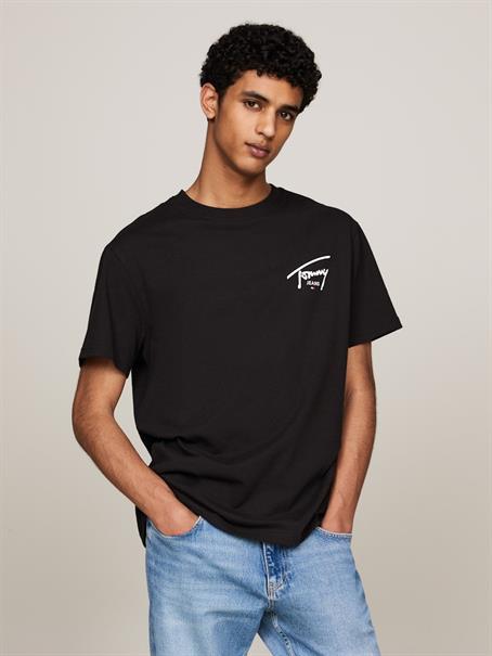 TJM REG SIGNATURE PRINT TEE EXT black