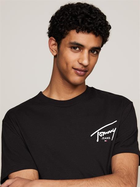 TJM REG SIGNATURE PRINT TEE EXT black