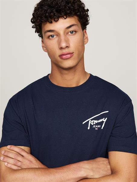 TJM REG SIGNATURE PRINT TEE EXT dark night navy