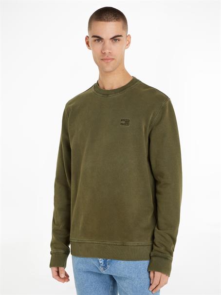 TJM REG TONAL BADGE CNECK drab olive green