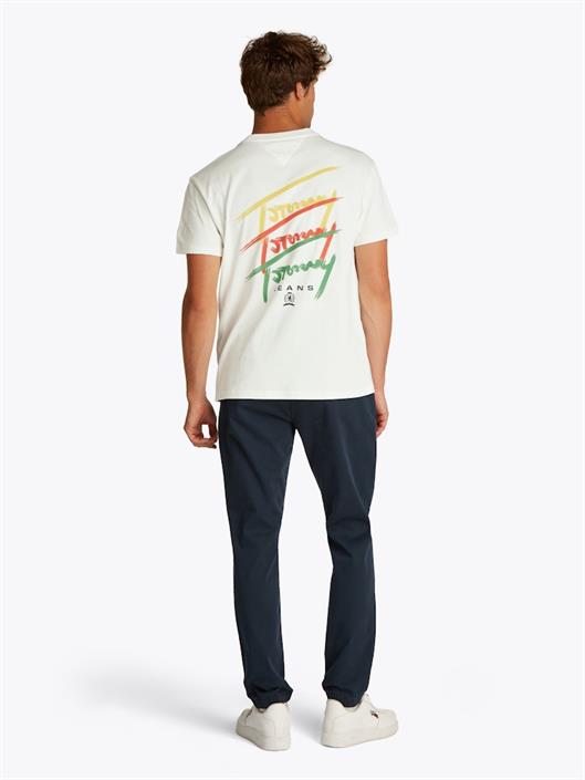 tjm-reg-twisted-signtr-tee-ext-ecru