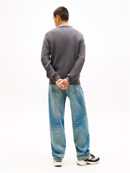 TJM SLIM ESS SWEATER EXT washed black