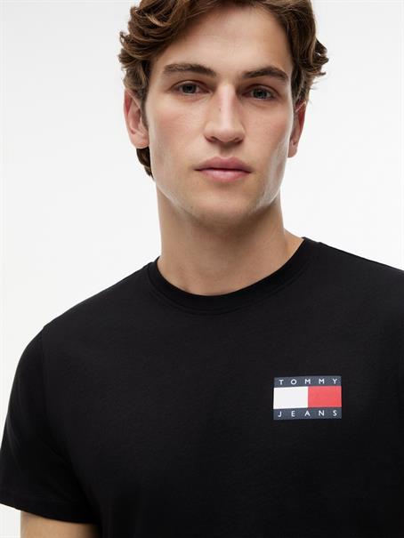 TJM SLIM ESSENTIAL FLAG TEE EXT black