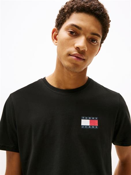 TJM SLIM ESSENTIAL FLAG TEE EXT black