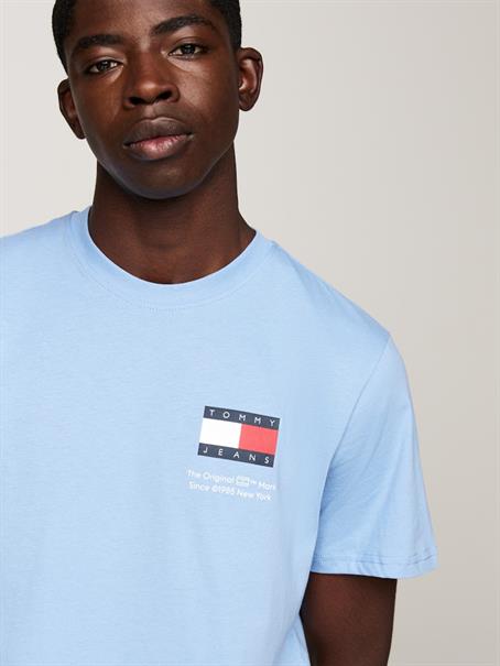 TJM SLIM ESSENTIAL FLAG TEE EXT westside blue