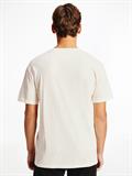 TJM TONAL TOMMY COLLEGIATE TEE ancient white