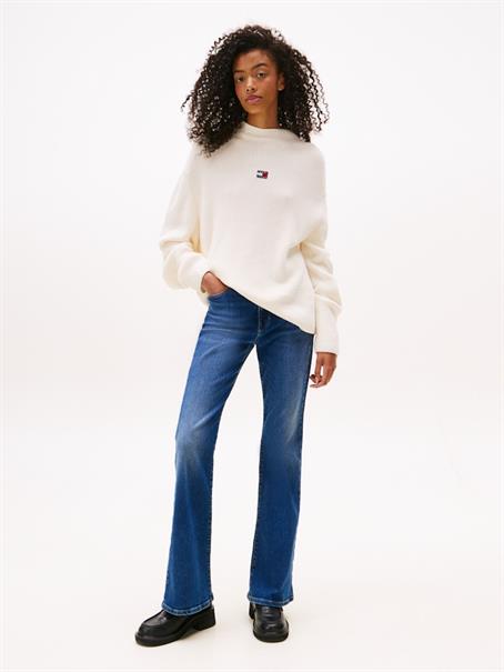 TJW MOCKNECK BADGE SWEATER ancient white