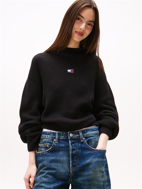 TJW MOCKNECK BADGE SWEATER black