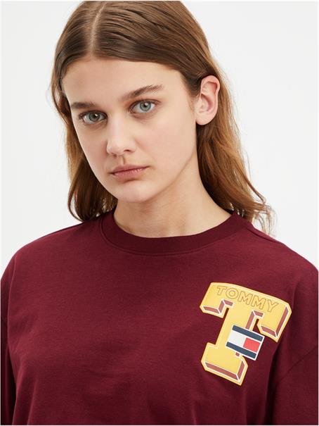 TJW RLXD CROP COLLEGIATE T LS deep rouge