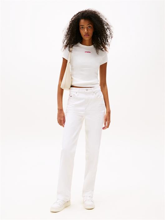 tjw-slim-script-label-ss-tee-ext-ecru