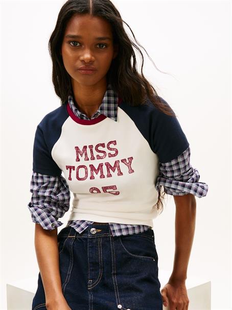 TJW SLIM SH MISS TOMMY SS TEE ancient white