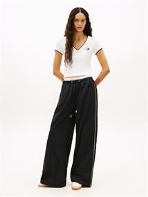 Tommy Badge Low V-Neck Slim T-Shirt ecru