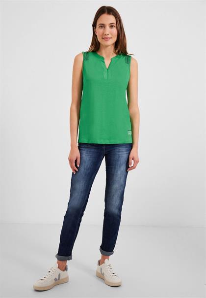 Top mit Smockdetails fresh green