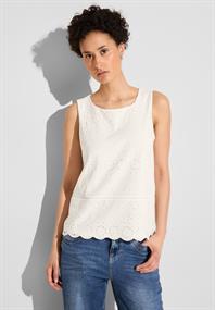 Top mit Stickerei off white