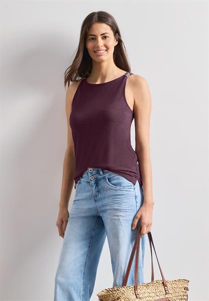Top mit U-Boot-Ausschnitt und Schulterdetail rustic rouge