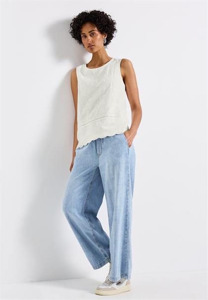 Top mit Zierstickerei off white