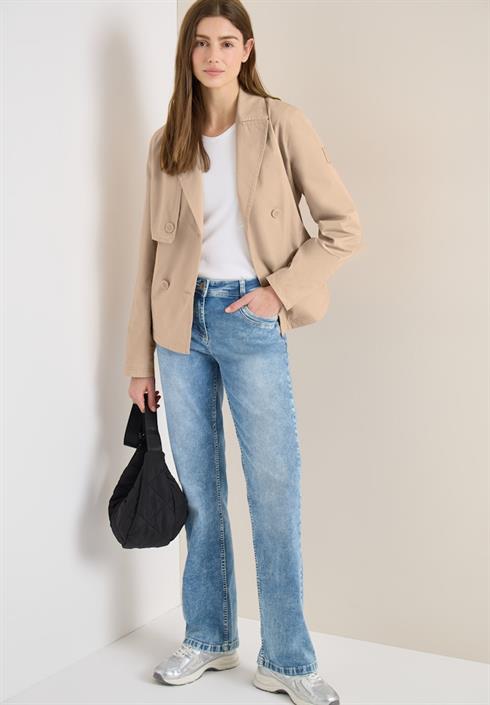 trenchcoat-in-verkürzter-passform-crispy-camel