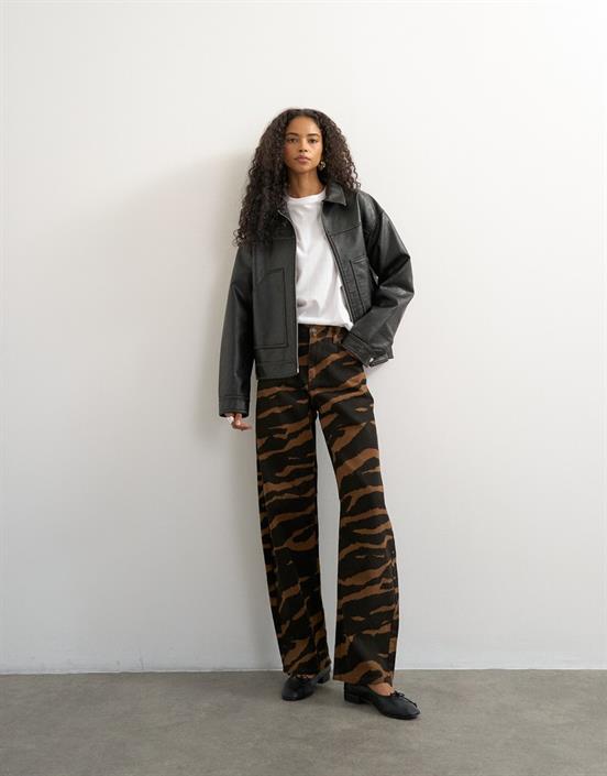 tsbarrel-mid-rise-jeans-dnm-dark-brown-denim