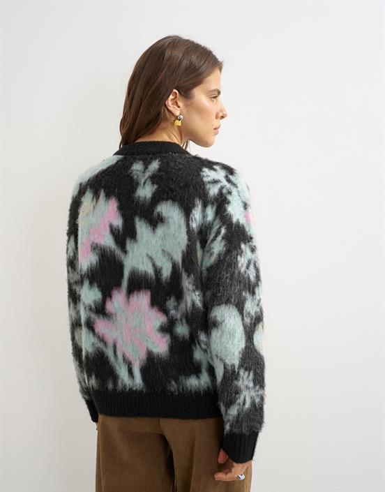 tsdeni-blurred-flower-jumper-knit-jet-black