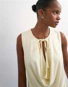 TSJANNA SLINKY COWL TOP JRS buttercream