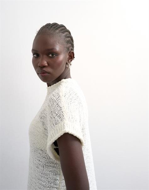 TSKAIA KNITTED ASYMETRIC TOP ivory cream