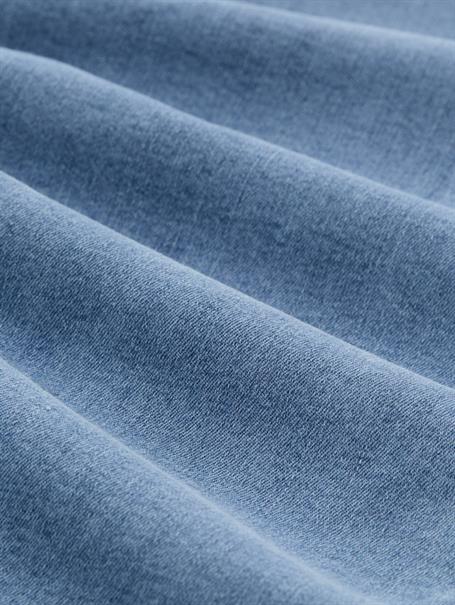 TTLENE SLIM Capri Jeans mit hohem Stretch clean light stone blue denim