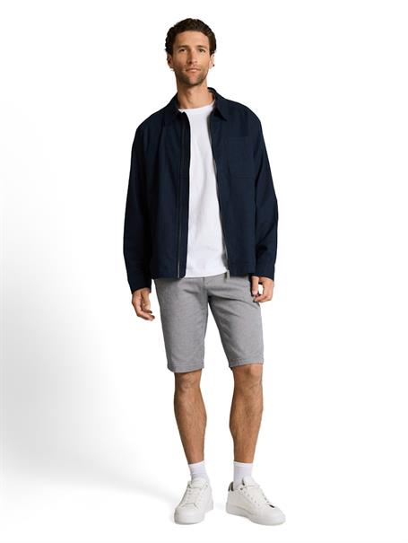 TTSLIM Chino Shorts mit Gürtel white navy zig zag structure