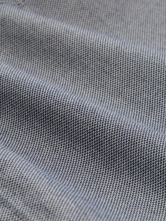 ttslim-chino-shorts-mit-gürtel-white-navy-zig-zag-structure