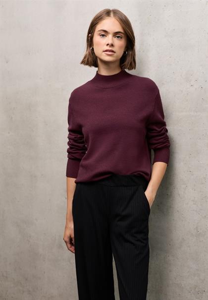 Turtleneck Pullover dark plum red