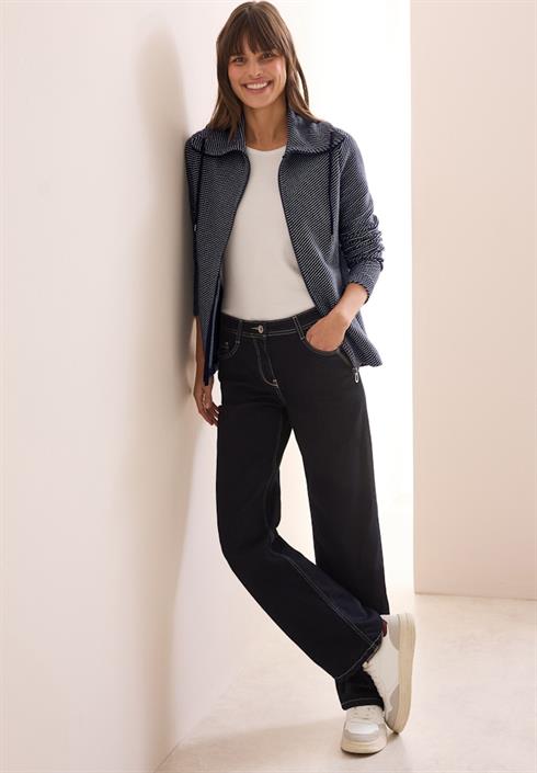 two-tone-ottoman-jacke-universal-blue