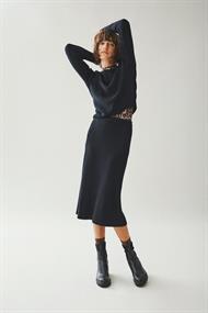 VICOMFY A-LINE KNIT SKIRT- NOOS black