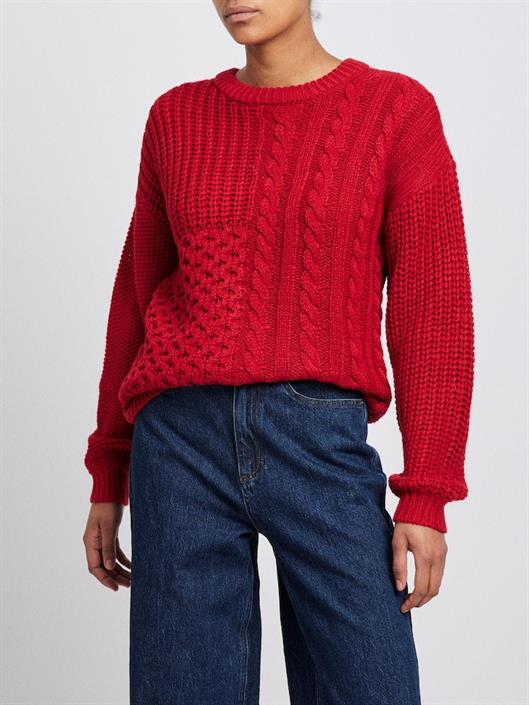 vikana-l-s-detailed-knit-b-equestrian-red
