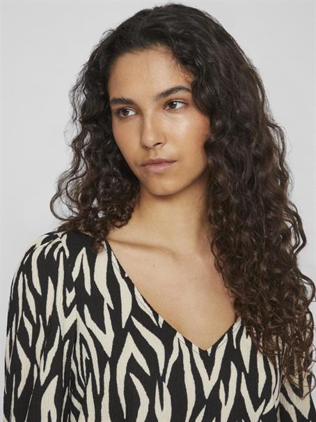 VILAYA LULA V-NECK L/S TOP/SU/LC black